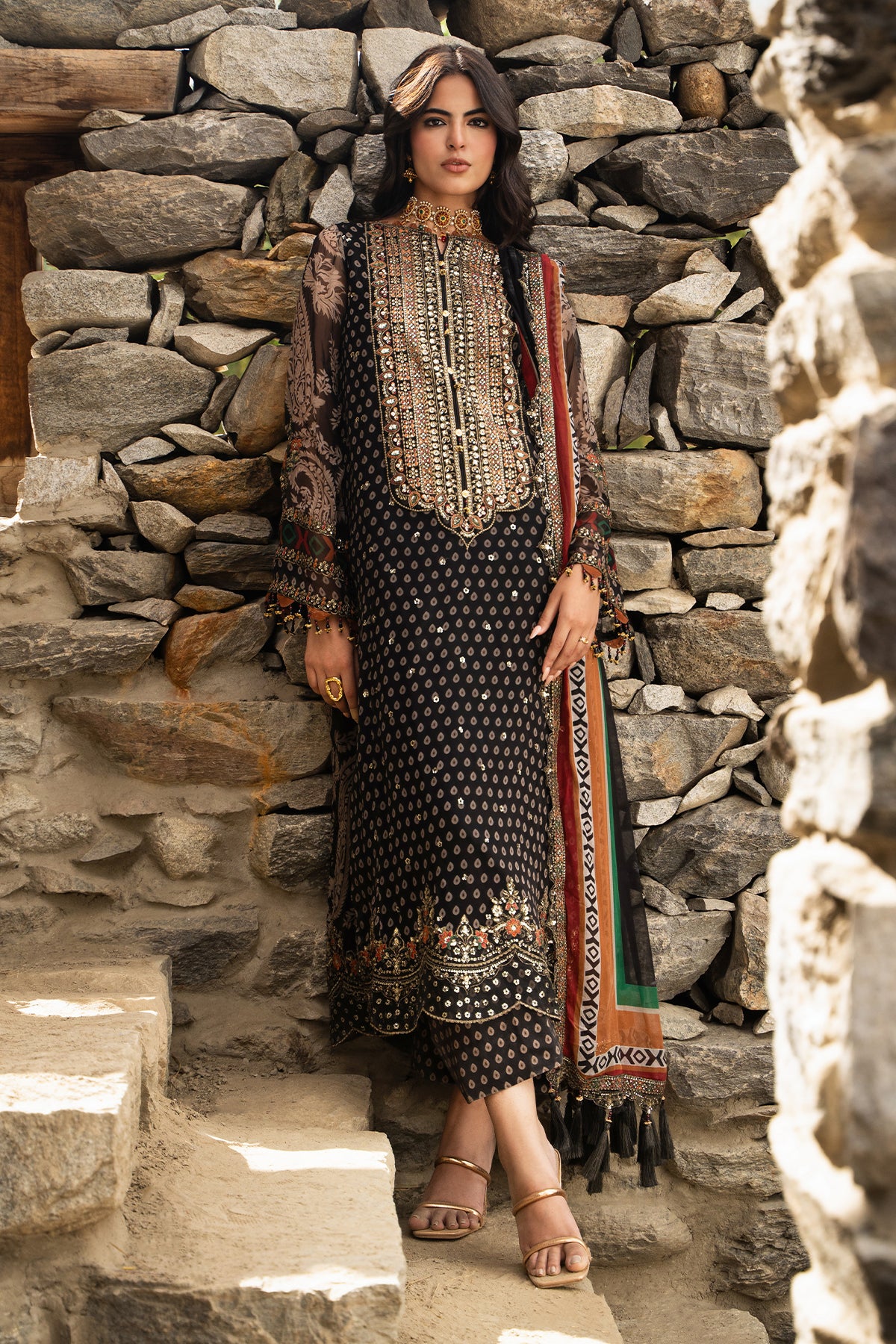 Charizma vasal winter v2 2026 3-pc unstitched embroidered chiffon collection vslw6-15– detail view 5 Charizma Vasal Winter V2 2026 3-PC Unstitched Embroidered Chiffon Collection VSLW6-15– detail view 5