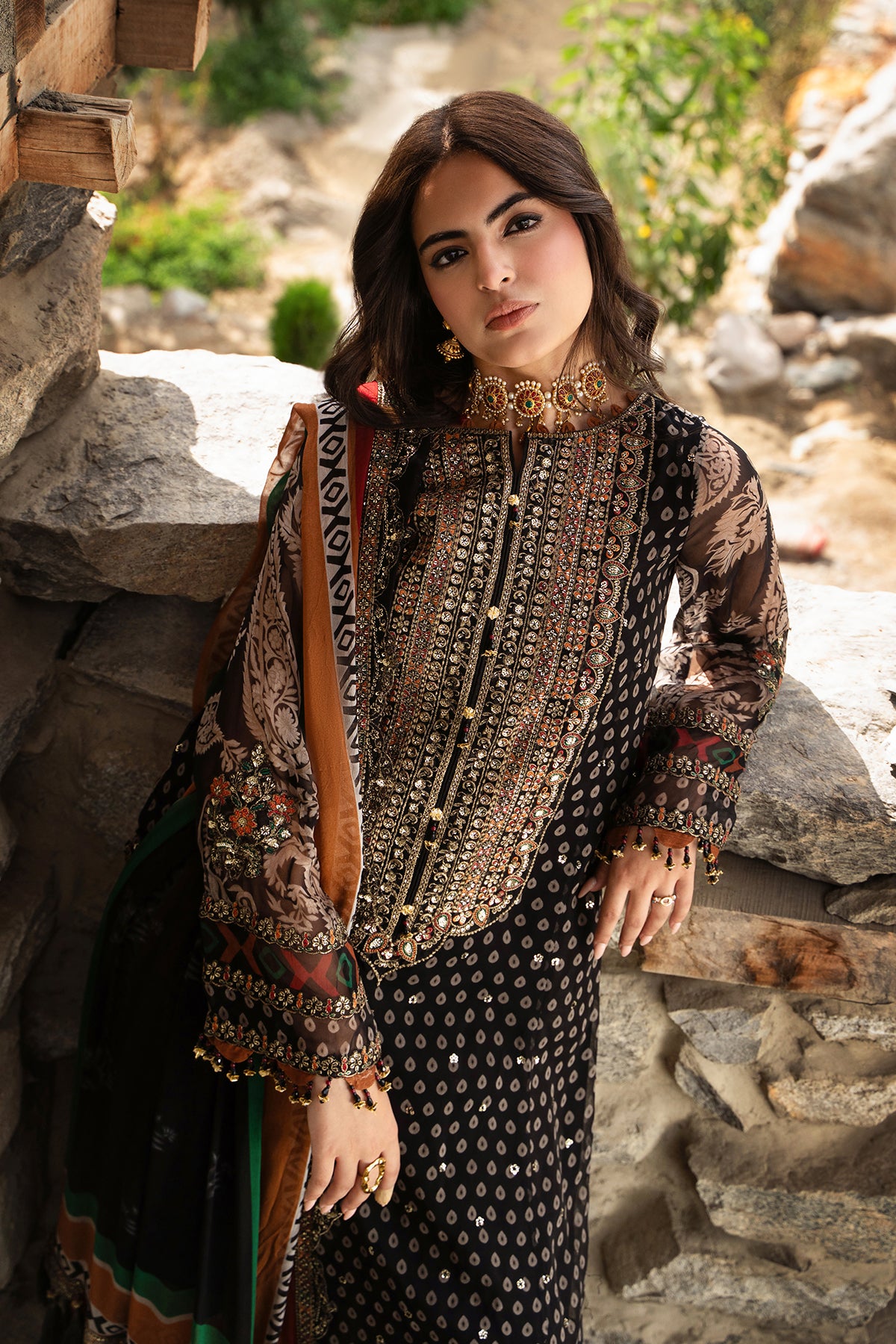 Charizma vasal winter v2 2026 3-pc unstitched embroidered chiffon collection vslw6-15– detail view 8 Charizma Vasal Winter V2 2026 3-PC Unstitched Embroidered Chiffon Collection VSLW6-15– detail view 8