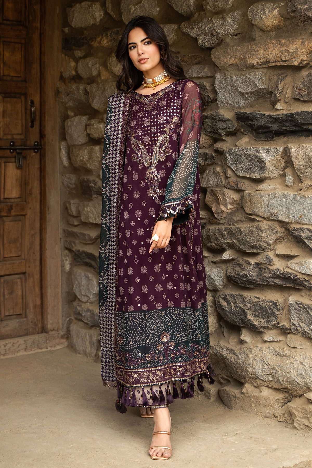 Charizma vasal winter v2 2026 3-pc unstitched embroidered chiffon collection vslw6-12– detail view 7 Charizma Vasal Winter V2 2026 3-PC Unstitched Embroidered Chiffon Collection VSLW6-12– detail view 7