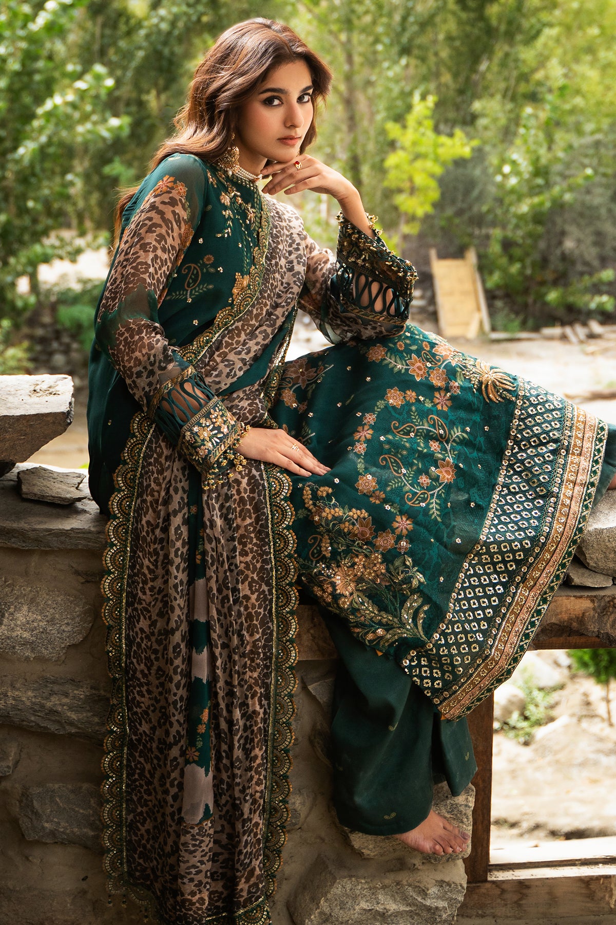 Charizma vasal winter v2 2026 3-pc unstitched embroidered chiffon collection vslw6-14– detail view 5 Charizma Vasal Winter V2 2026 3-PC Unstitched Embroidered Chiffon Collection VSLW6-14– detail view 5