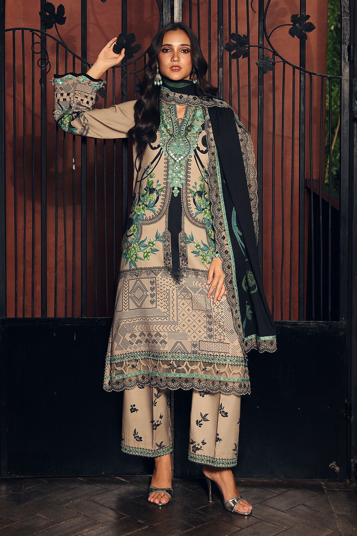 Charizma aniq winter collection 3-pc unstitched embroidered linen collection anw7-19– 052a Charizma Aniq Winter Collection 3-PC Unstitched Embroidered Linen Collection ANW7-19– 052A