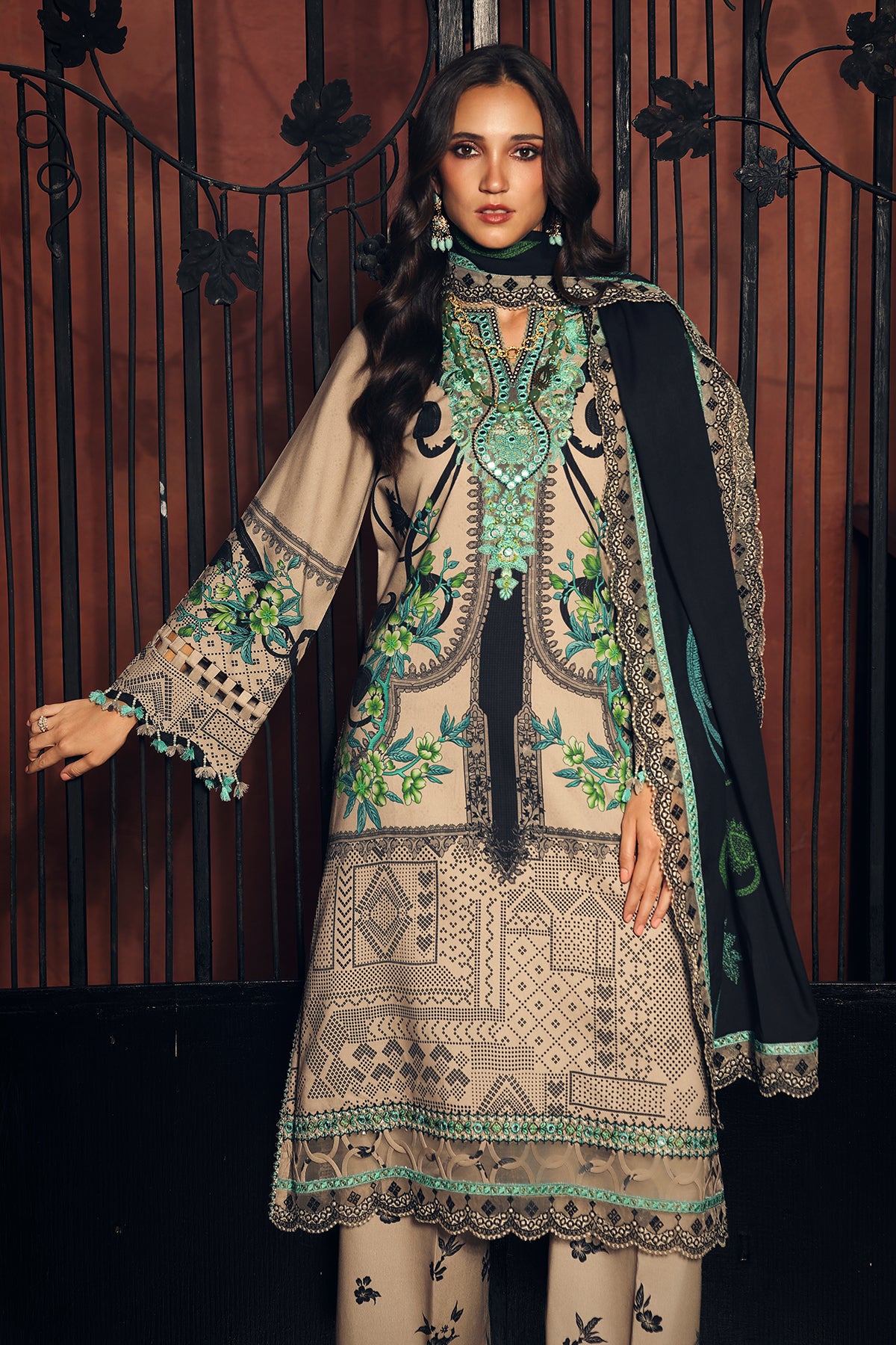 Charizma aniq winter collection 3-pc unstitched embroidered linen collection anw7-19– 052a Charizma Aniq Winter Collection 3-PC Unstitched Embroidered Linen Collection ANW7-19– 052A
