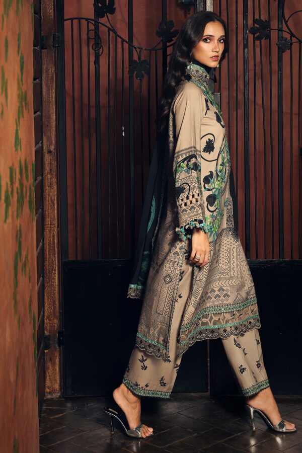 Charizma aniq winter collection 3-pc unstitched embroidered linen collection anw7-19– 052a Charizma Aniq Winter Collection 3-PC Unstitched Embroidered Linen Collection ANW7-19– 052A