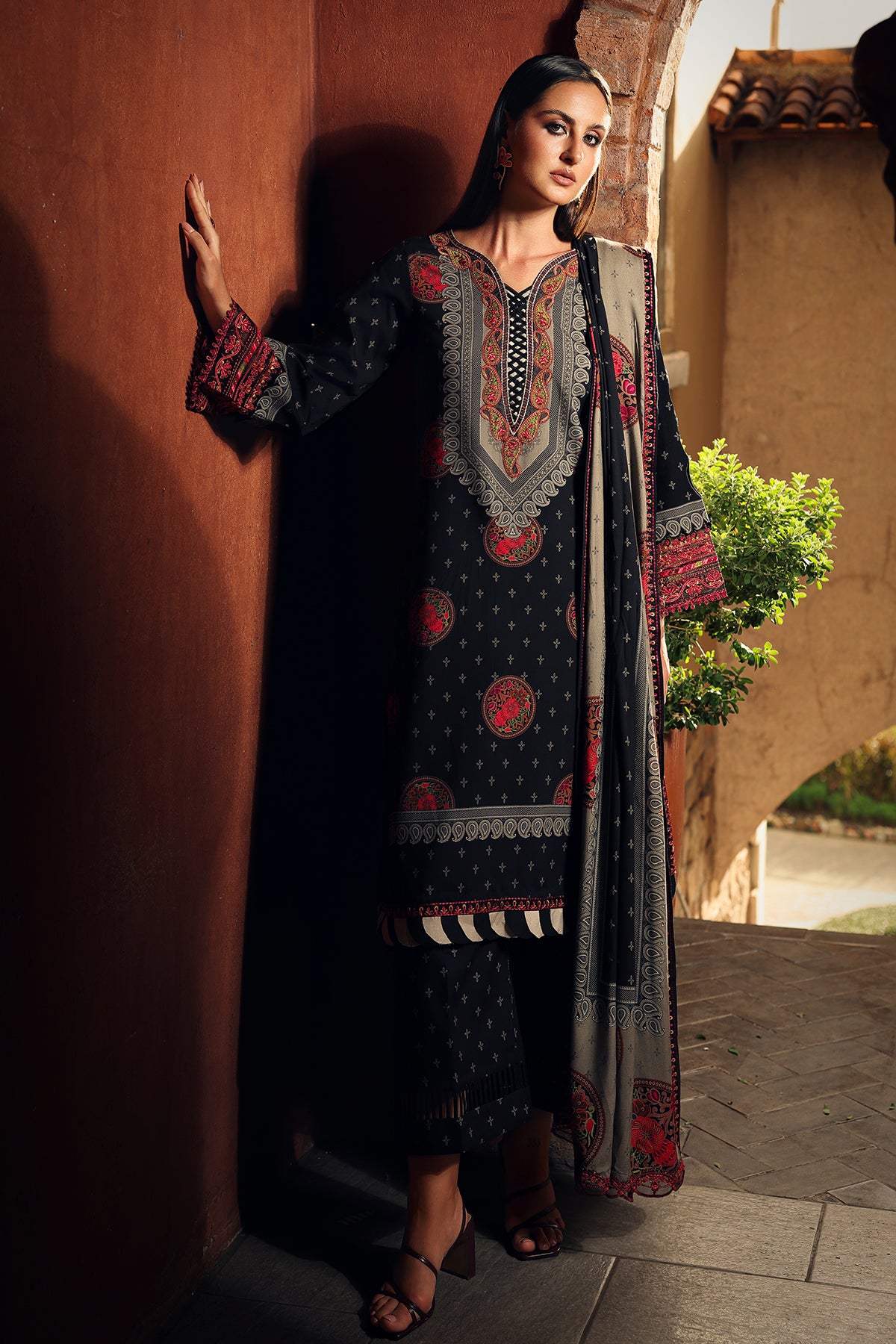 052a5966_2 Charizma Combination Collection 3-PC Unstitched Embroidered Linen Collection CCW7-25– 052A5966 2