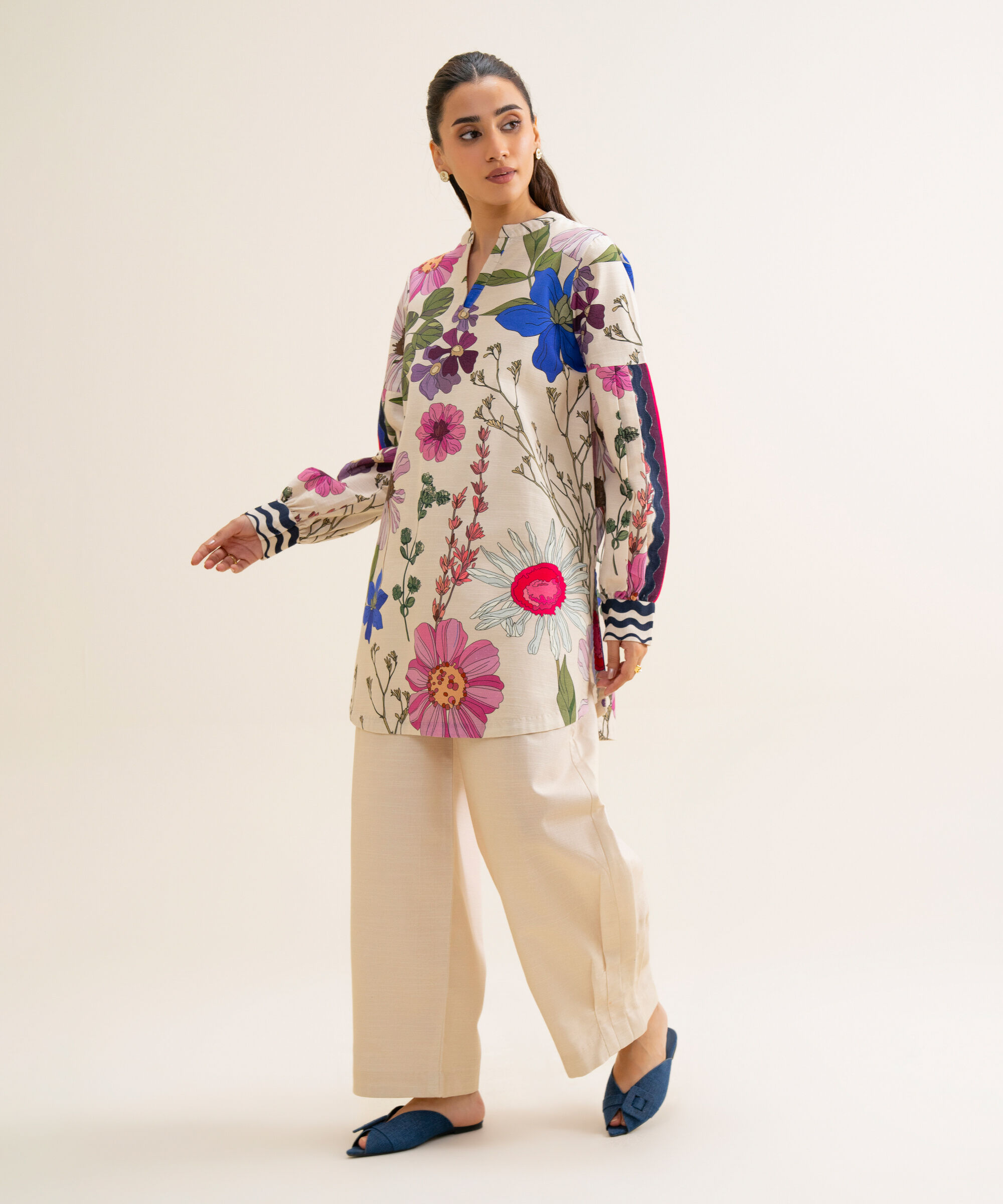 0u2tdds26v93_3 Sapphire Unstitched Fall Winter 26 2 Piece - Printed Light Khaddar Suit | 0U2TDDS26V93– 0U2TDDS26V93 3