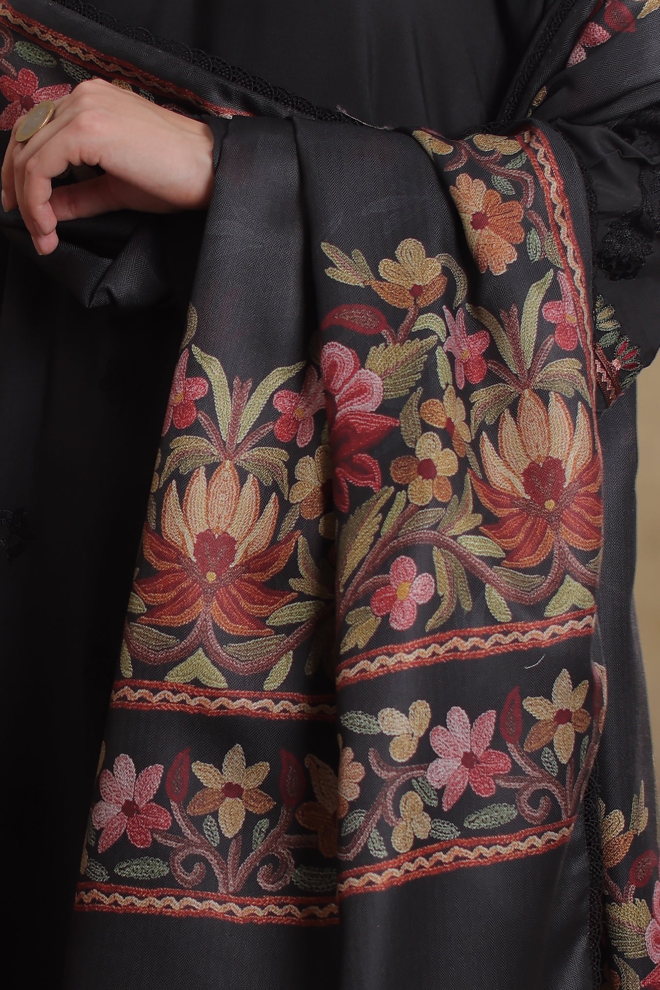 Noor by saadia asad winter embroidered printskhas 26 d2 a - shadow black aari– detail view 4 Noor by Saadia Asad Winter Embroidered Printskhas 26 D2 A - Shadow Black Aari– detail view 4