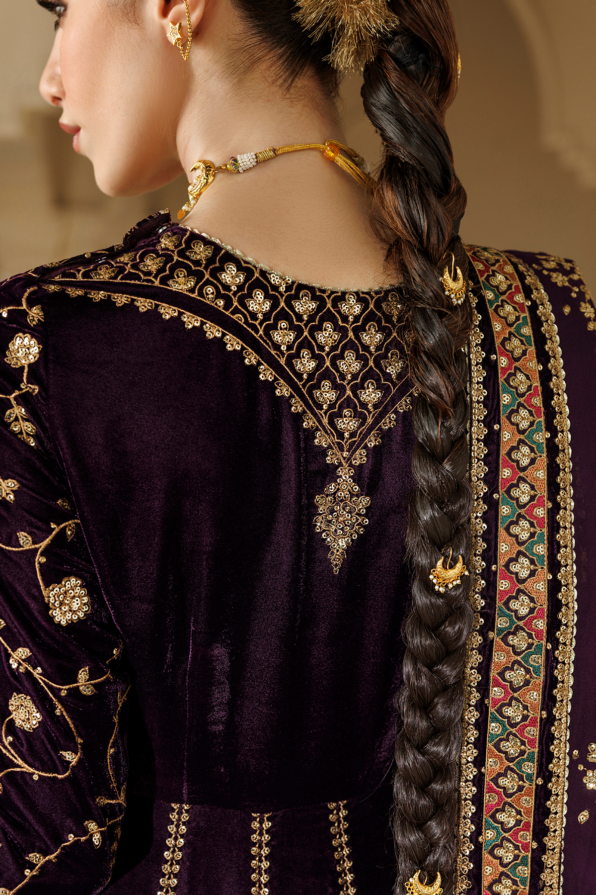 1l8a3624 Jazmin Chandni Velvet Formals 26 Embroidered Velvet Formal CVF26-D03– 1L8A3624