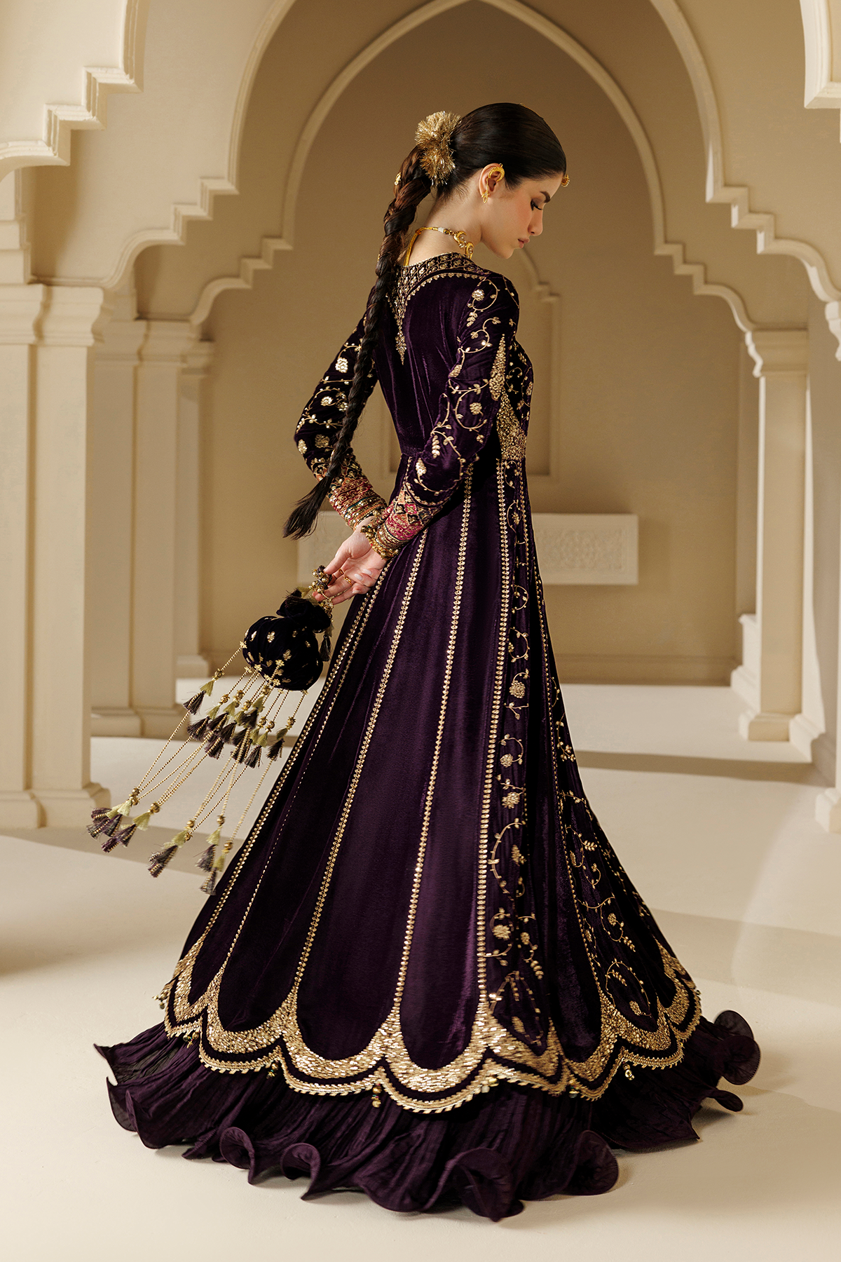 1l8a3699 Jazmin Chandni Velvet Formals 26 Embroidered Velvet Formal CVF26-D03– 1L8A3699