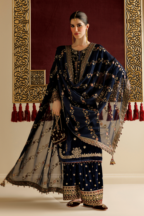 1l8a5075 Jazmin Chandni Velvet Formals 26 Embroidered Velvet Formal CVF26-D11– 1L8A5075