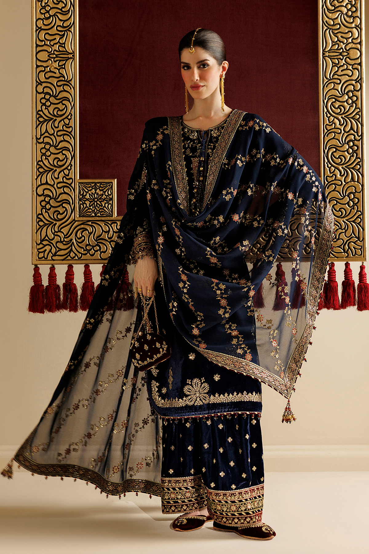 1l8a5075 Jazmin Chandni Velvet Formals 26 Embroidered Velvet Formal CVF26-D11– 1L8A5075