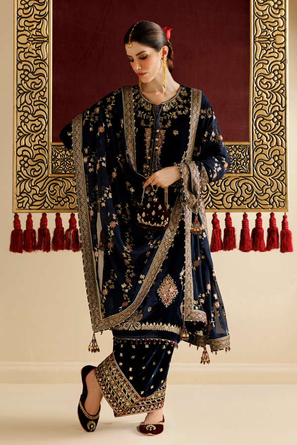 1l8a5124 Jazmin Chandni Velvet Formals 26 Embroidered Velvet Formal CVF26-D11– 1L8A5124