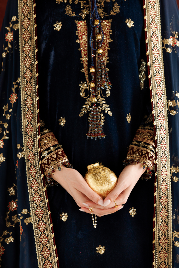 1l8a5153 Jazmin Chandni Velvet Formals 26 Embroidered Velvet Formal CVF26-D11– 1L8A5153