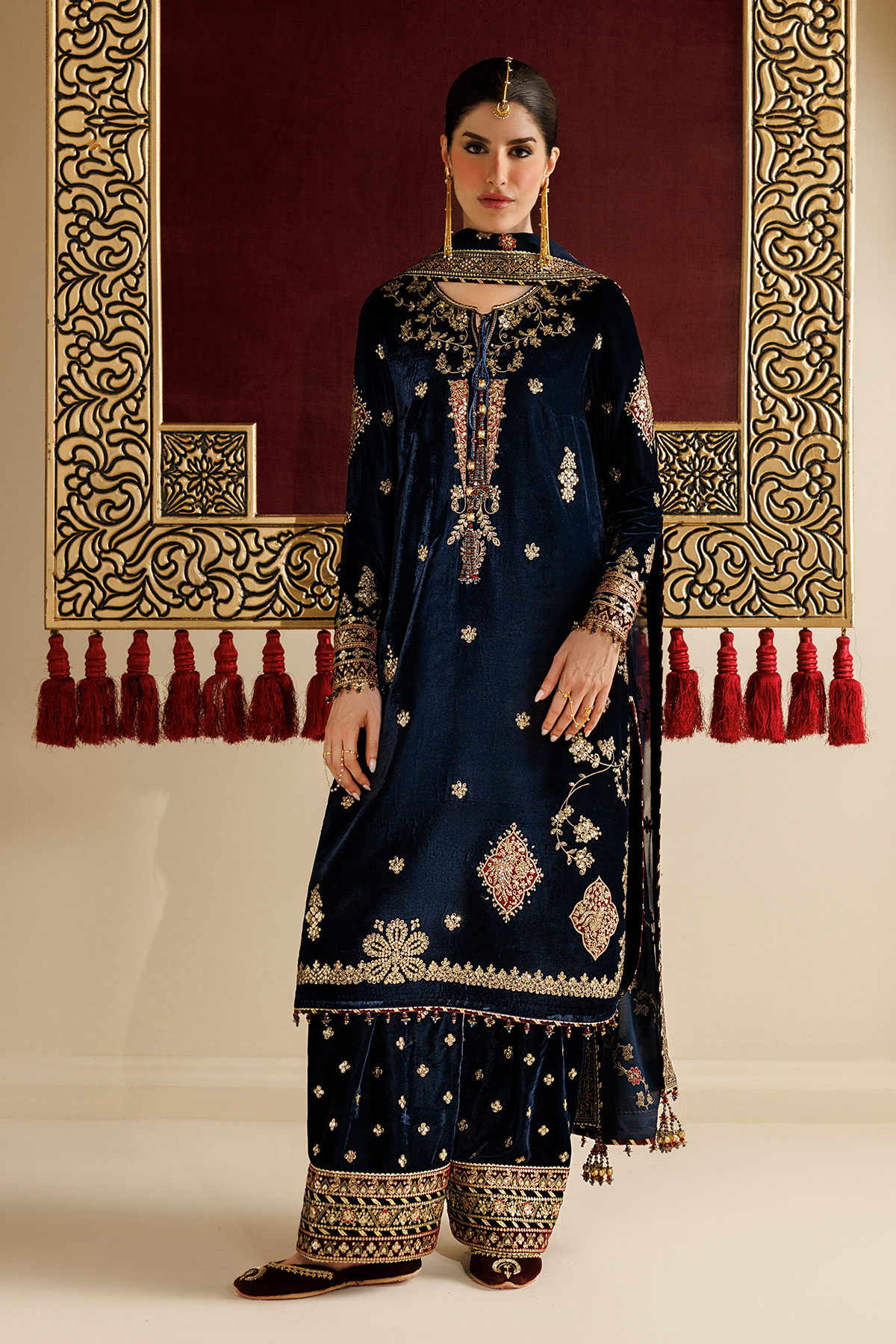 1l8a5191 Jazmin Chandni Velvet Formals 26 Embroidered Velvet Formal CVF26-D11– 1L8A5191
