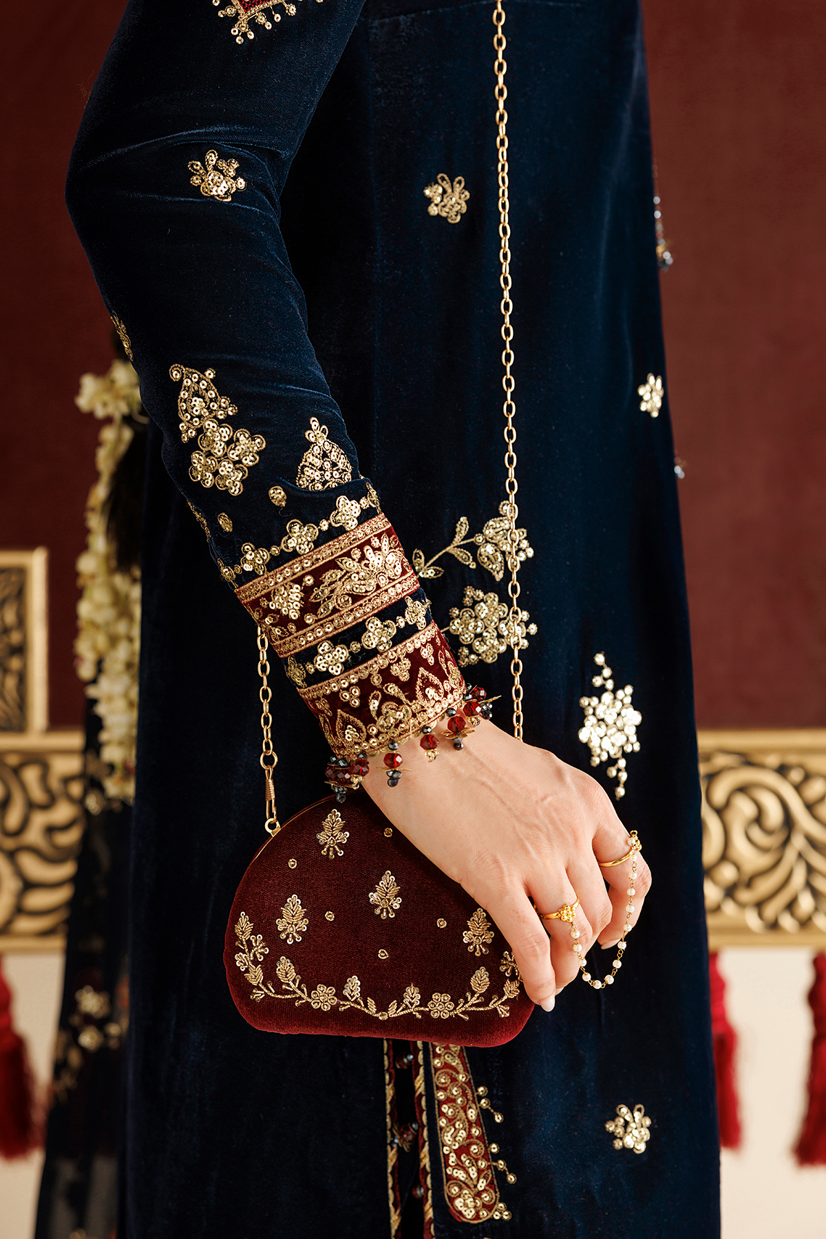 1l8a5241 Jazmin Chandni Velvet Formals 26 Embroidered Velvet Formal CVF26-D11– 1L8A5241