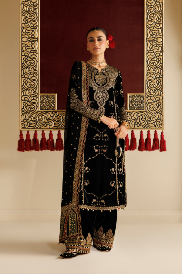 1l8a5282 Jazmin Chandni Velvet Formals 26 Embroidered Velvet Formal CVF26-D05– 1L8A5282