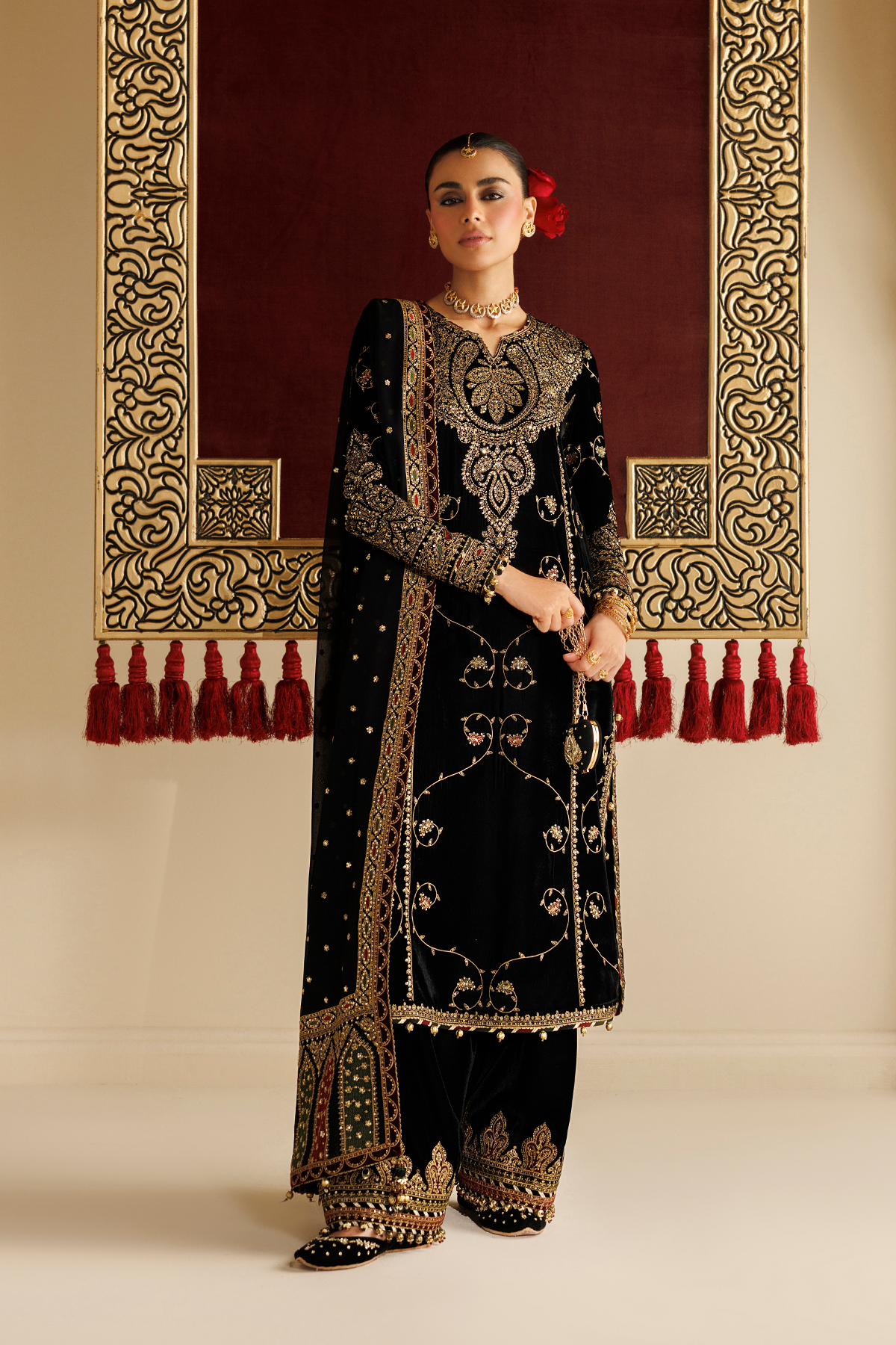1l8a5282 Jazmin Chandni Velvet Formals 26 Embroidered Velvet Formal CVF26-D05– 1L8A5282