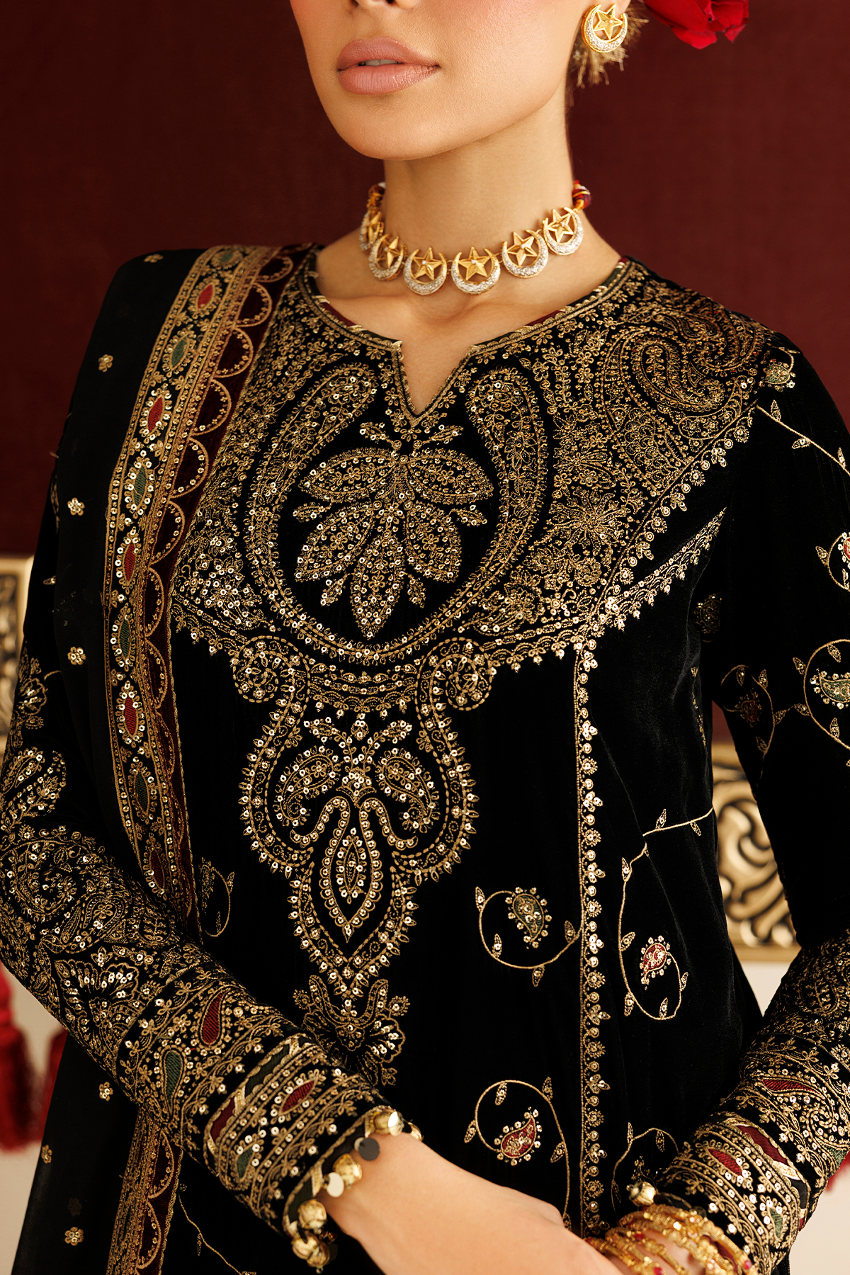 1l8a5291 Jazmin Chandni Velvet Formals 26 Embroidered Velvet Formal CVF26-D05– 1L8A5291