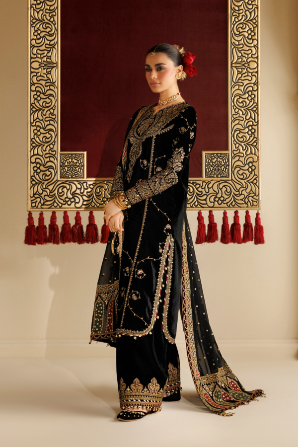 1l8a5296 Jazmin Chandni Velvet Formals 26 Embroidered Velvet Formal CVF26-D05– 1L8A5296