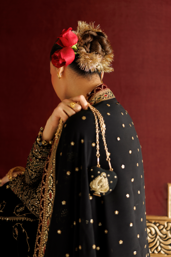 1l8a5353 Jazmin Chandni Velvet Formals 26 Embroidered Velvet Formal CVF26-D05– 1L8A5353