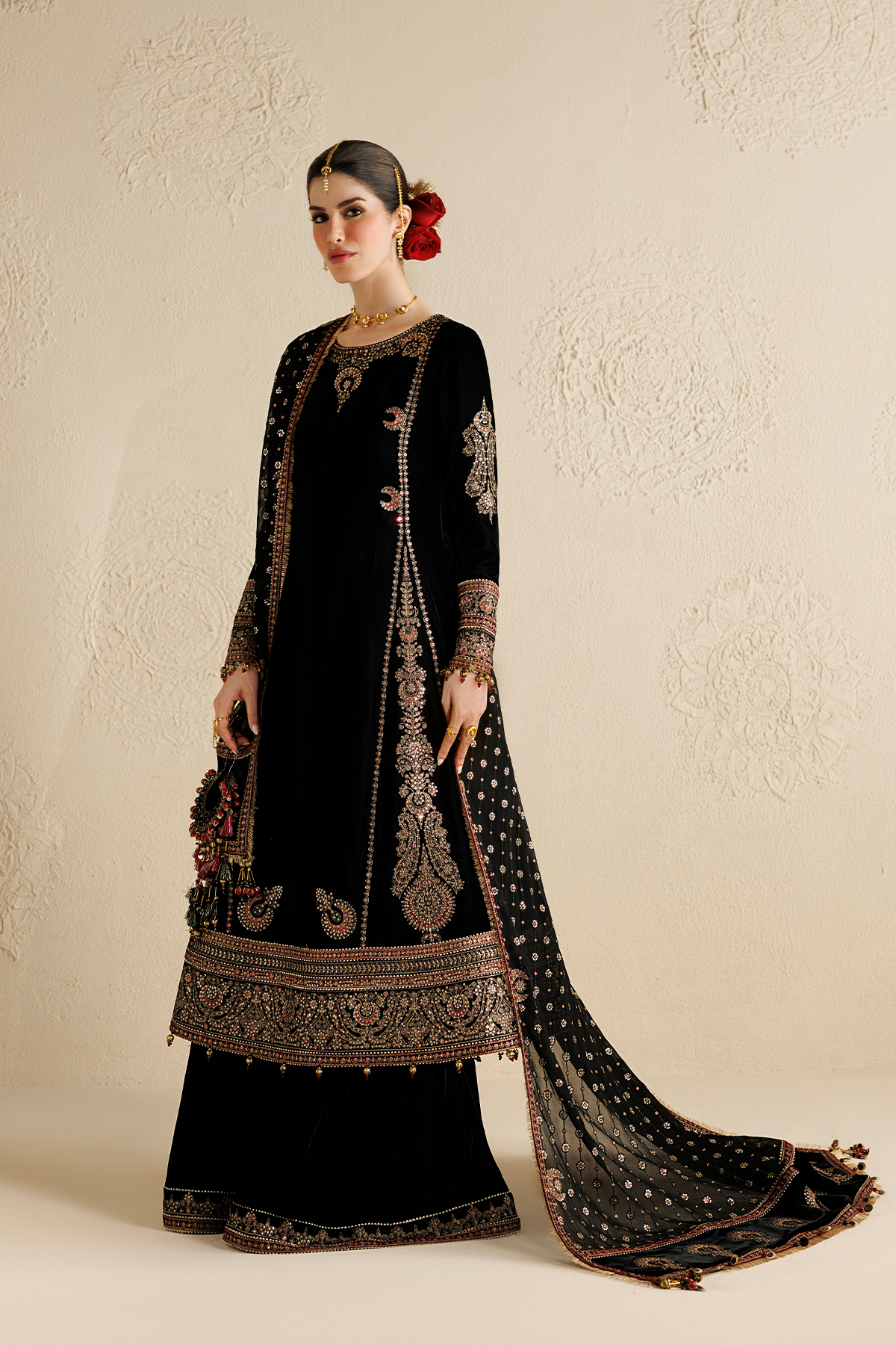 1l8a5530 Jazmin Chandni Velvet Formals 26 Embroidered Velvet Formal CVF26-D01– 1L8A5530