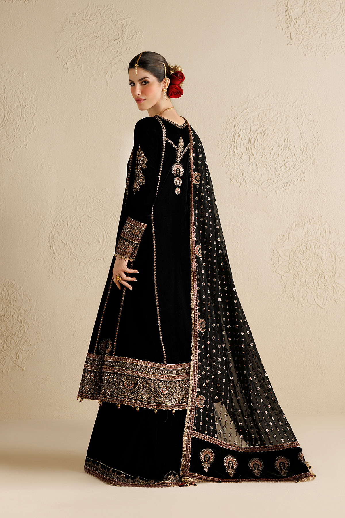 1l8a5539 Jazmin Chandni Velvet Formals 26 Embroidered Velvet Formal CVF26-D01– 1L8A5539