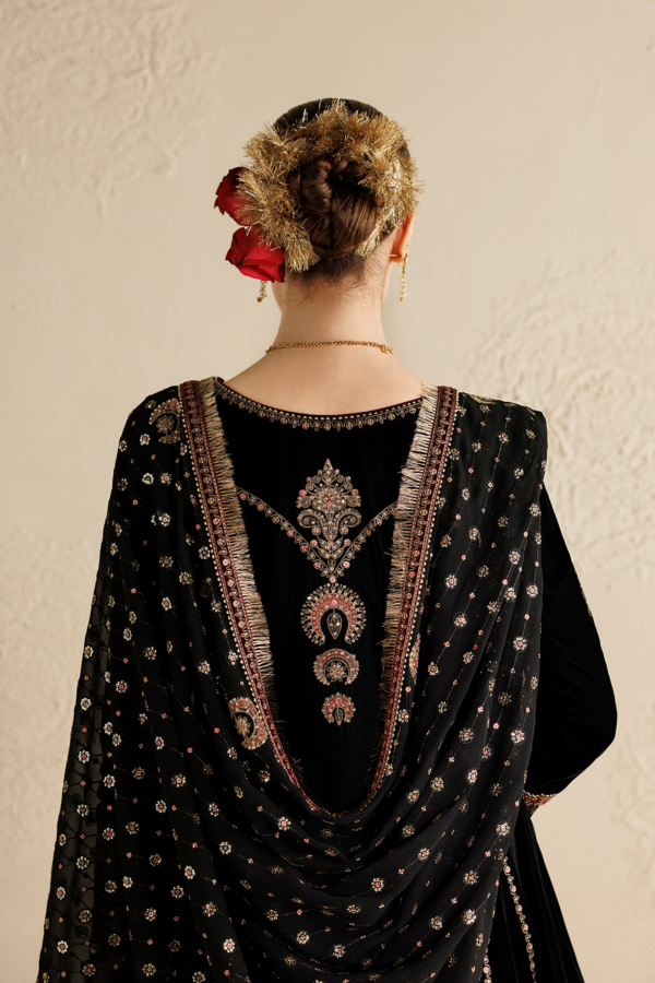 1l8a5543 Jazmin Chandni Velvet Formals 26 Embroidered Velvet Formal CVF26-D01– 1L8A5543