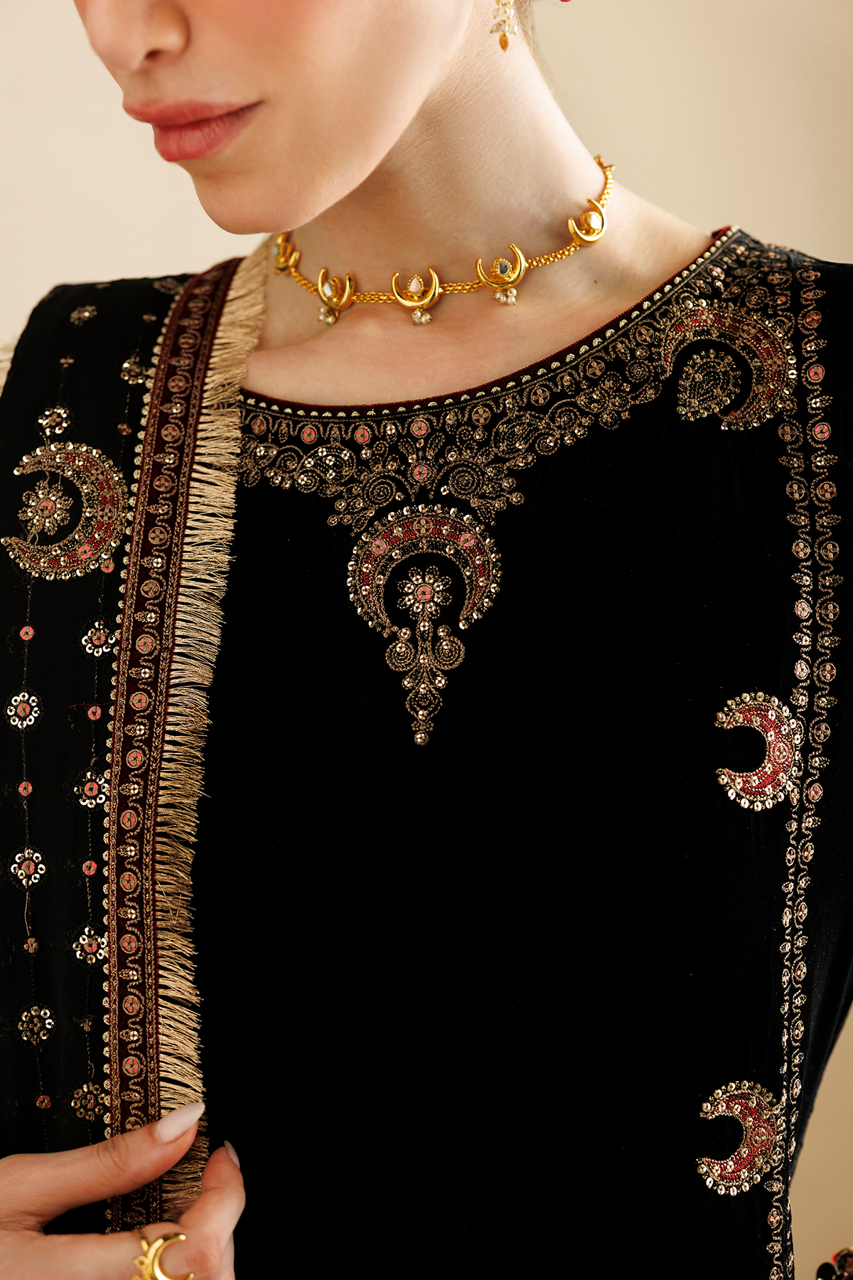 1l8a5636 Jazmin Chandni Velvet Formals 26 Embroidered Velvet Formal CVF26-D01– 1L8A5636