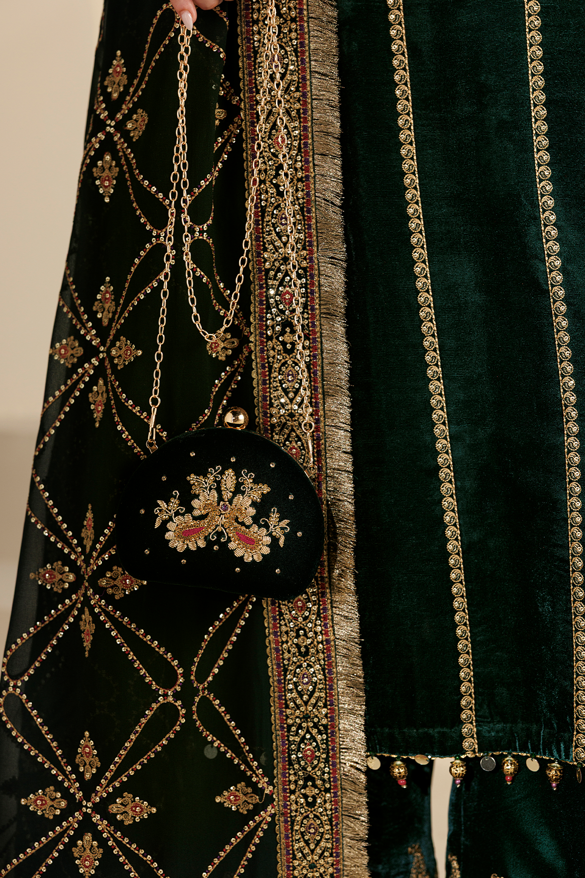 1l8a5805 Jazmin Chandni Velvet Formals 26 Embroidered Velvet Formal CVF26-D07– 1L8A5805