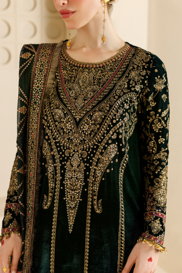 1l8a5812 Jazmin Chandni Velvet Formals 26 Embroidered Velvet Formal CVF26-D07– 1L8A5812