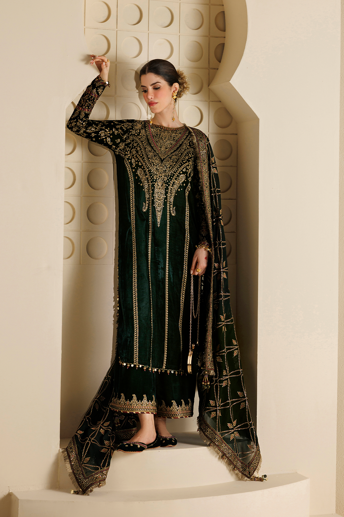 1l8a5841 Jazmin Chandni Velvet Formals 26 Embroidered Velvet Formal CVF26-D07