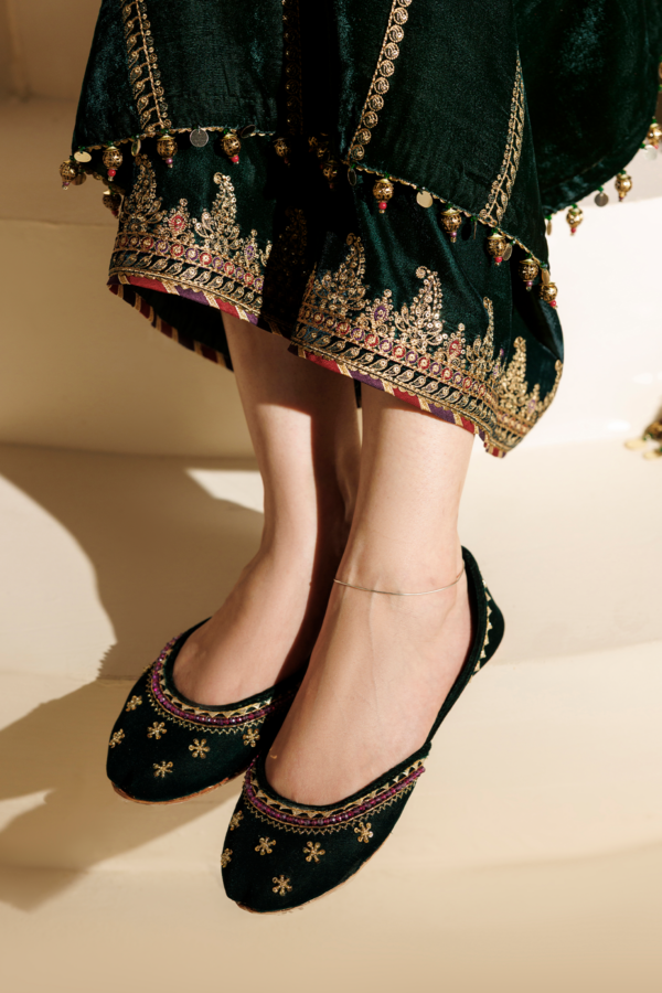 1l8a5865 Jazmin Chandni Velvet Formals 26 Embroidered Velvet Formal CVF26-D07– 1L8A5865