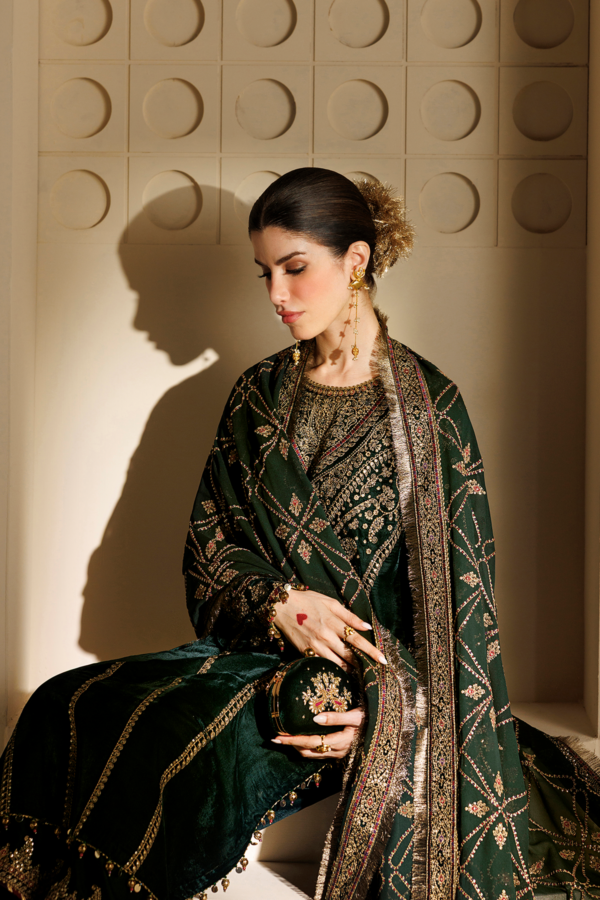 1l8a5872 Jazmin Chandni Velvet Formals 26 Embroidered Velvet Formal CVF26-D07– 1L8A5872