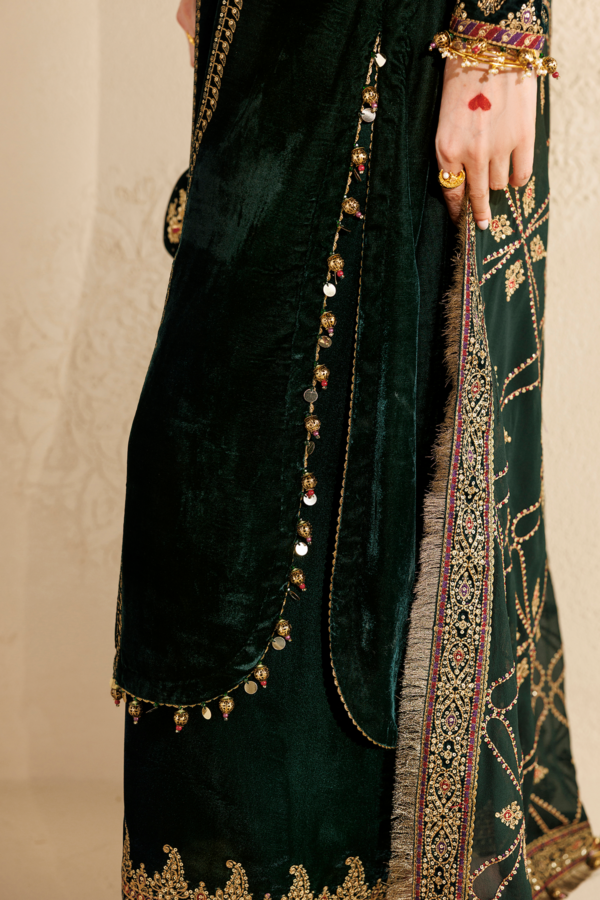 1l8a5905 Jazmin Chandni Velvet Formals 26 Embroidered Velvet Formal CVF26-D07– 1L8A5905
