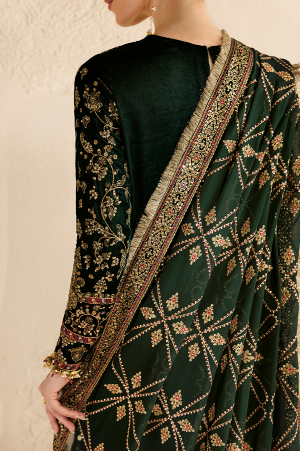 1l8a5912 Jazmin Chandni Velvet Formals 26 Embroidered Velvet Formal CVF26-D07– 1L8A5912