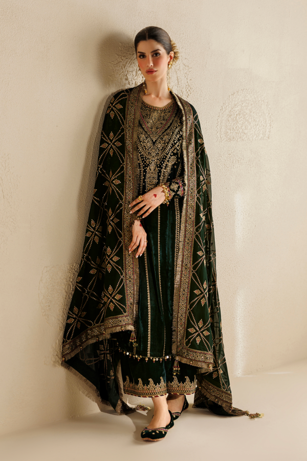 1l8a5942 Jazmin Chandni Velvet Formals 26 Embroidered Velvet Formal CVF26-D07– 1L8A5942