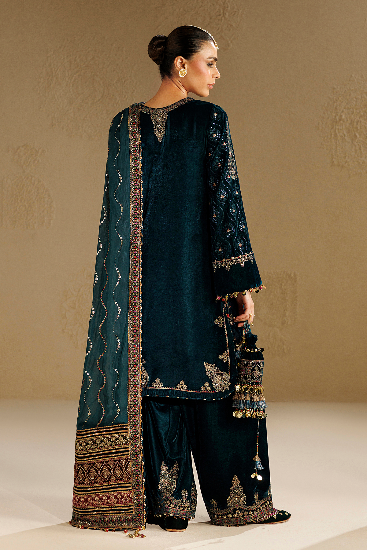 Jazmin chandni velvet formals 26 embroidered velvet formal cvf26-d02– 1l8a Jazmin Chandni Velvet Formals 26 Embroidered Velvet Formal CVF26-D02– 1L8A
