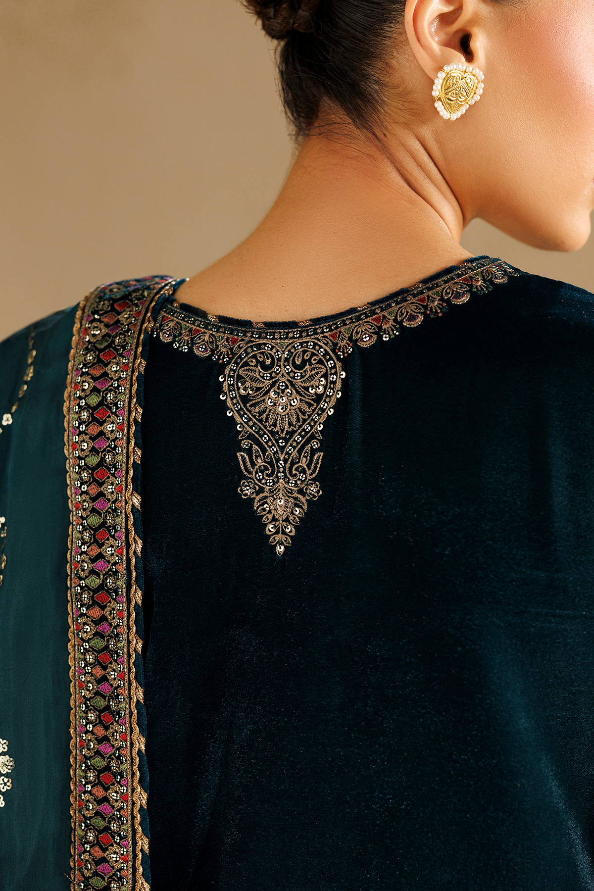 Jazmin chandni velvet formals 26 embroidered velvet formal cvf26-d02– 1l8a Jazmin Chandni Velvet Formals 26 Embroidered Velvet Formal CVF26-D02– 1L8A