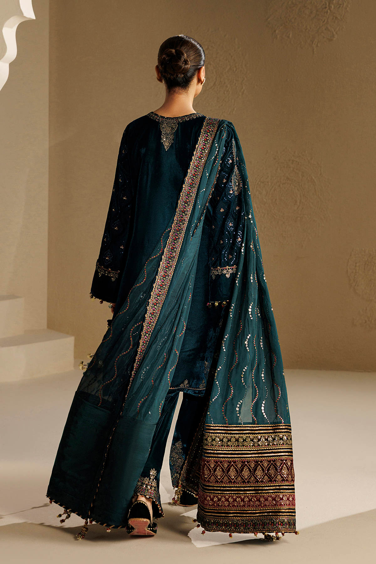 Jazmin chandni velvet formals 26 embroidered velvet formal cvf26-d02– 1l8a Jazmin Chandni Velvet Formals 26 Embroidered Velvet Formal CVF26-D02– 1L8A