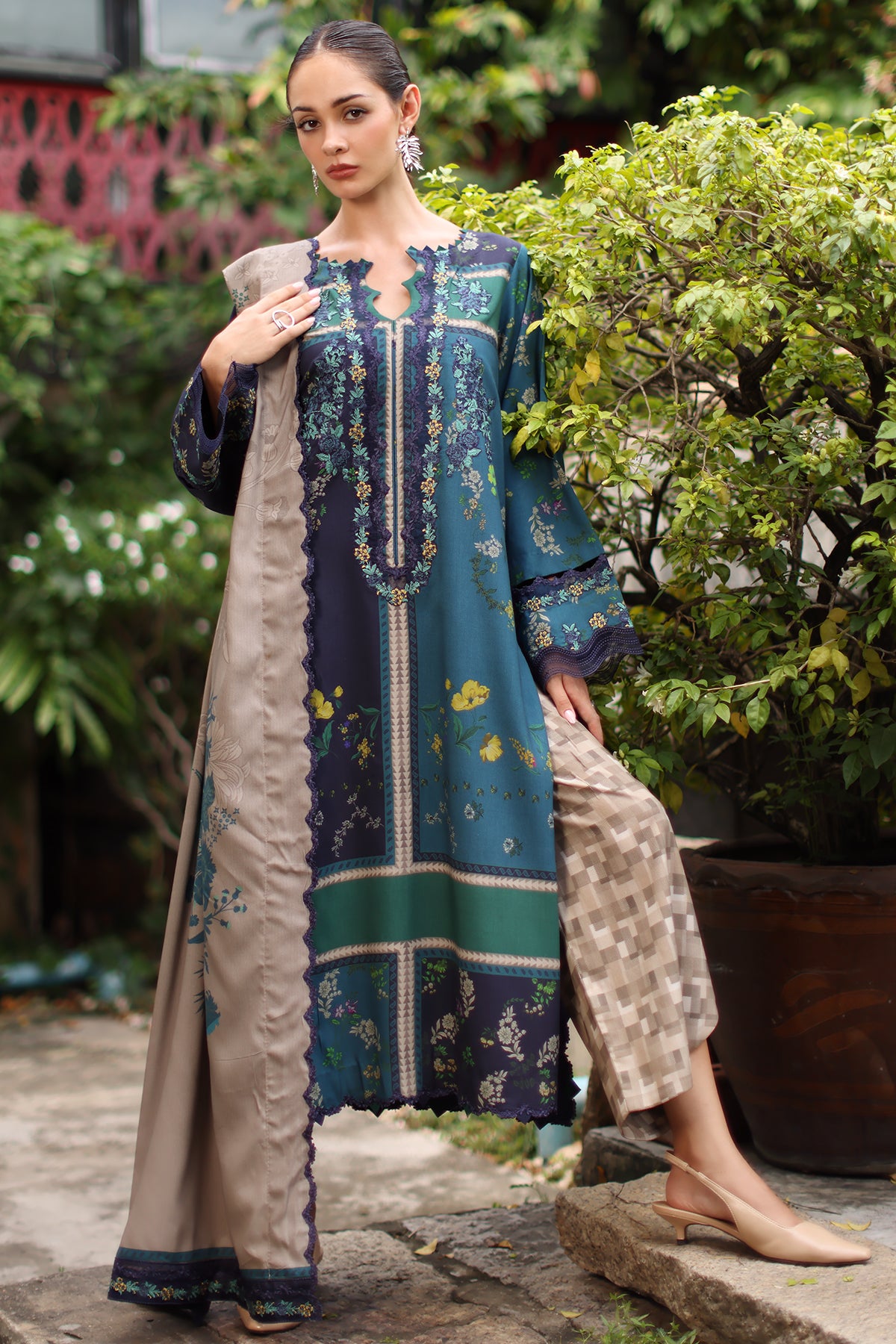 Charizma combination collection 3-pc unstitched embroidered linen collection ccw7-18 Charizma Combination Collection 3-PC Unstitched Embroidered Linen Collection CCW7-18
