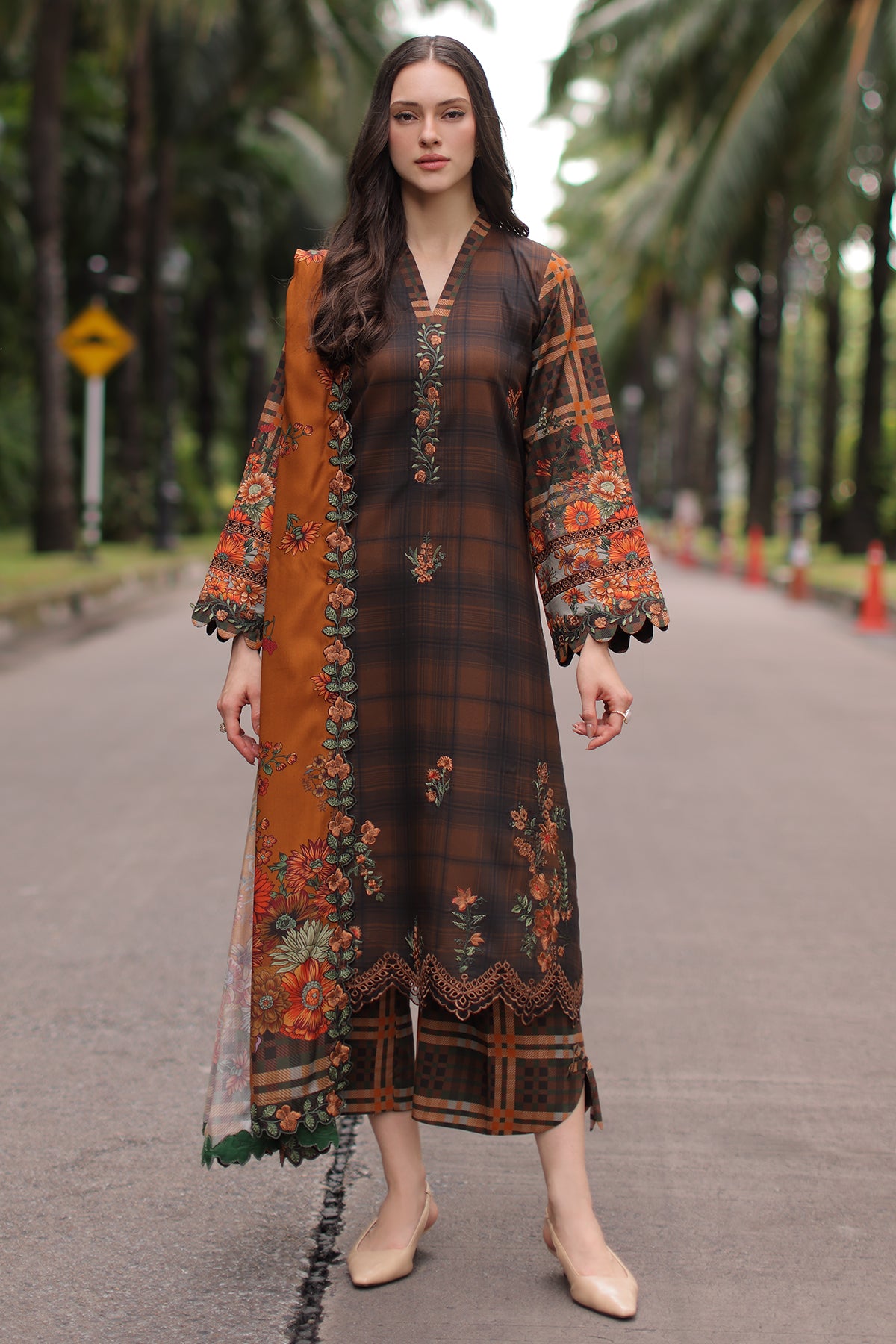 Charizma aniq winter collection 3-pc unstitched embroidered linen collection anw7-15 Charizma Aniq Winter Collection 3-PC Unstitched Embroidered Linen Collection ANW7-15