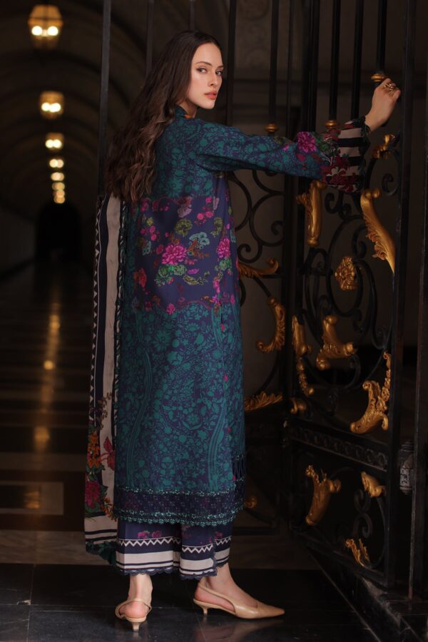 Charizma aniq winter collection 3-pc unstitched embroidered linen collection anw7-17– detail view 2 Charizma Aniq Winter Collection 3-PC Unstitched Embroidered Linen Collection ANW7-17– detail view 2