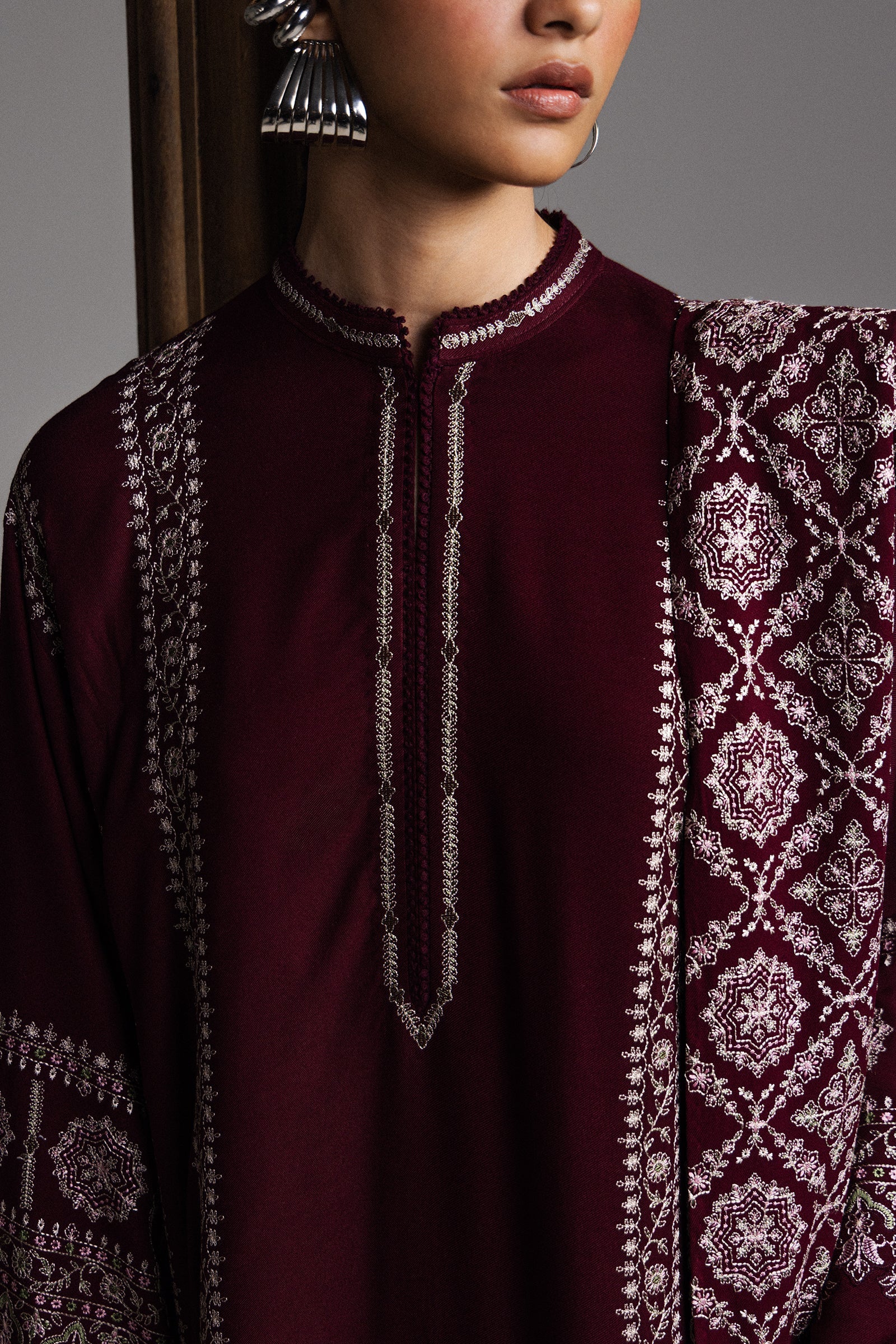 Zara shahjahan saraab winter unstitched mehrab-d3– alternate view Zara Shahjahan Saraab Winter Unstitched MEHRAB-D3– alternate view