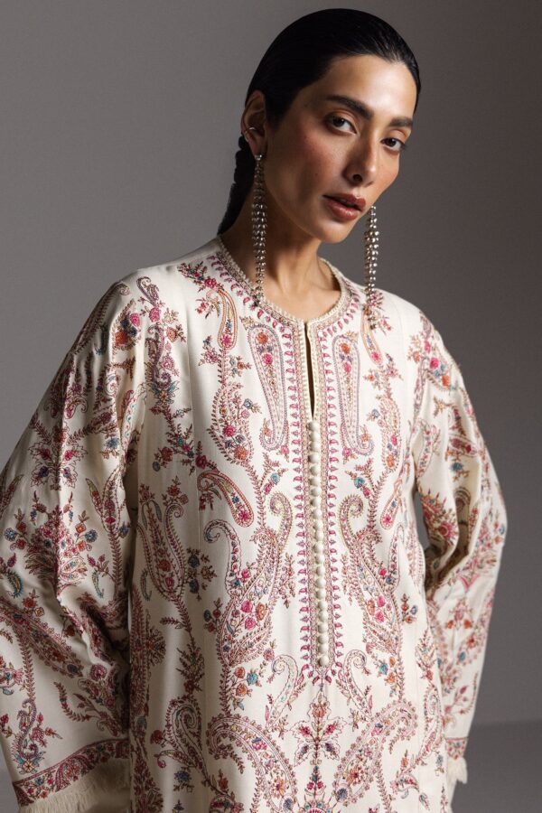 Zara Shahjahan Saraab Winter Unstitched PASHM-D4– alternate view Zara Shahjahan Saraab Winter Unstitched PASHM-D4– alternate view