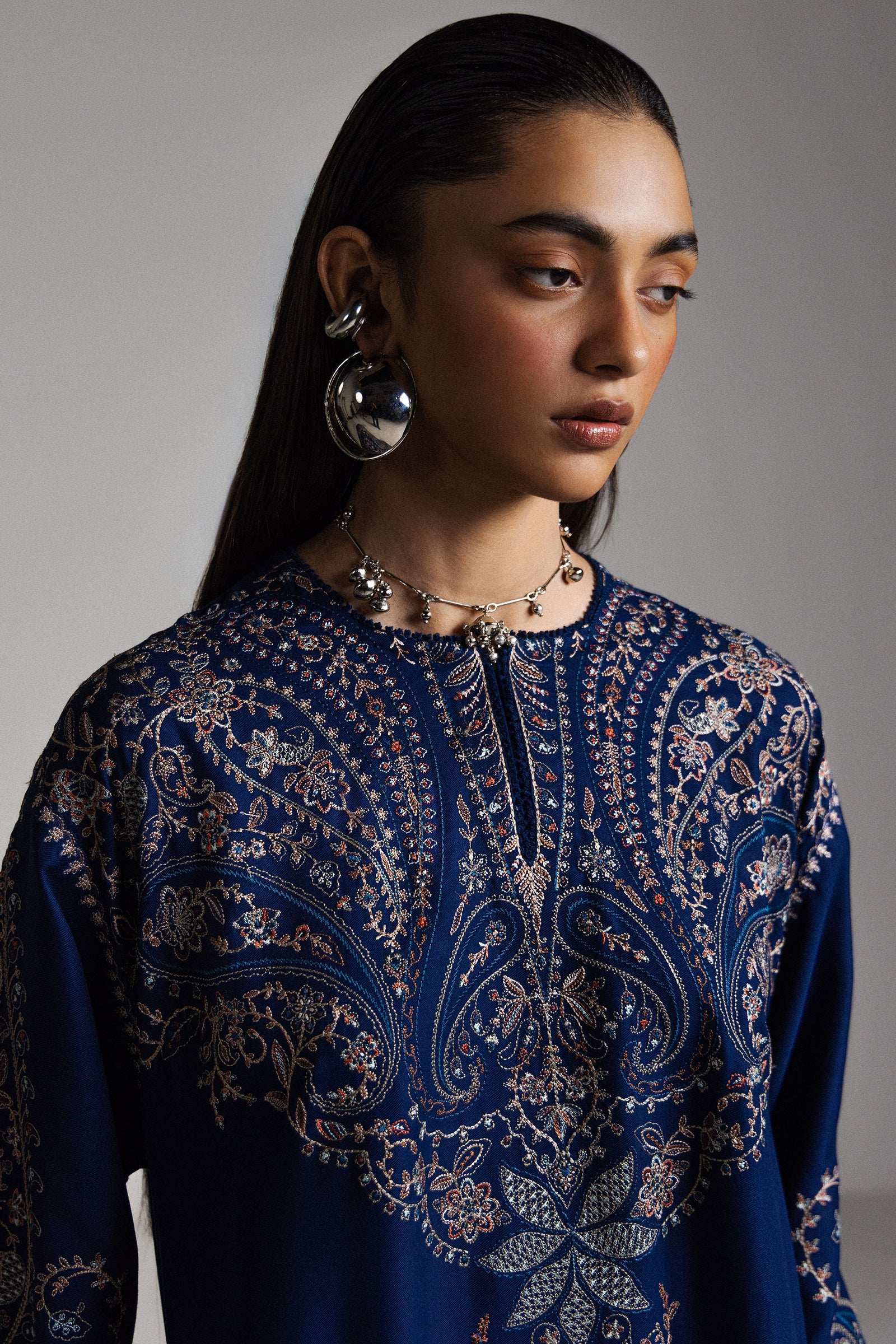 Zara shahjahan saraab winter unstitched samarkand-d6– alternate view Zara Shahjahan Saraab Winter Unstitched SAMARKAND-D6– alternate view