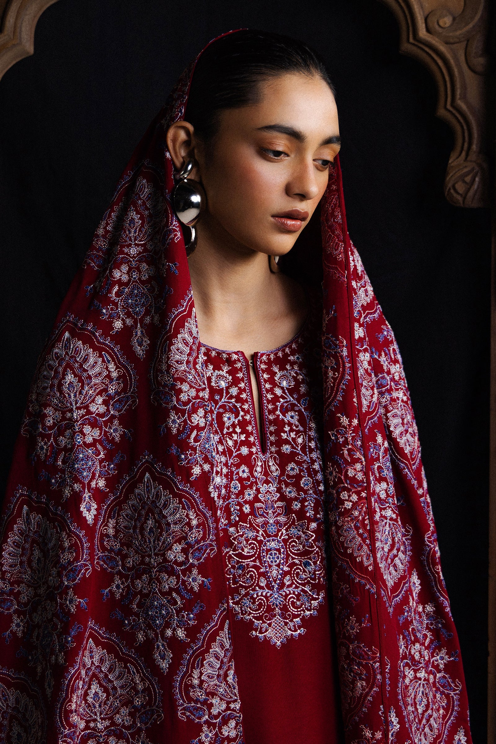 Zara shahjahan saraab winter unstitched qirmiz-d7– alternate view Zara Shahjahan Saraab Winter Unstitched QIRMIZ-D7– alternate view