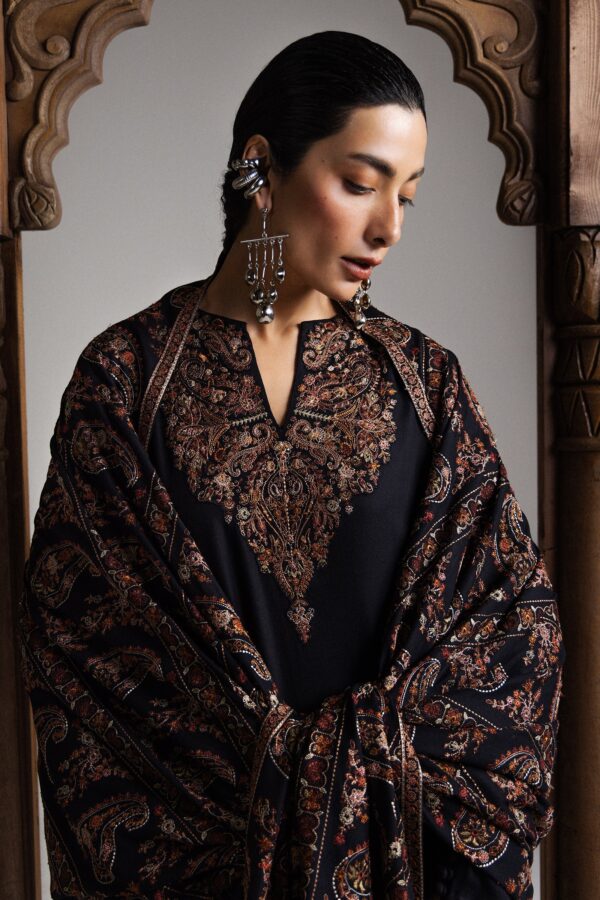 Zara Shahjahan Saraab Winter Unstitched OUD-D5– alternate view Zara Shahjahan Saraab Winter Unstitched OUD-D5– alternate view