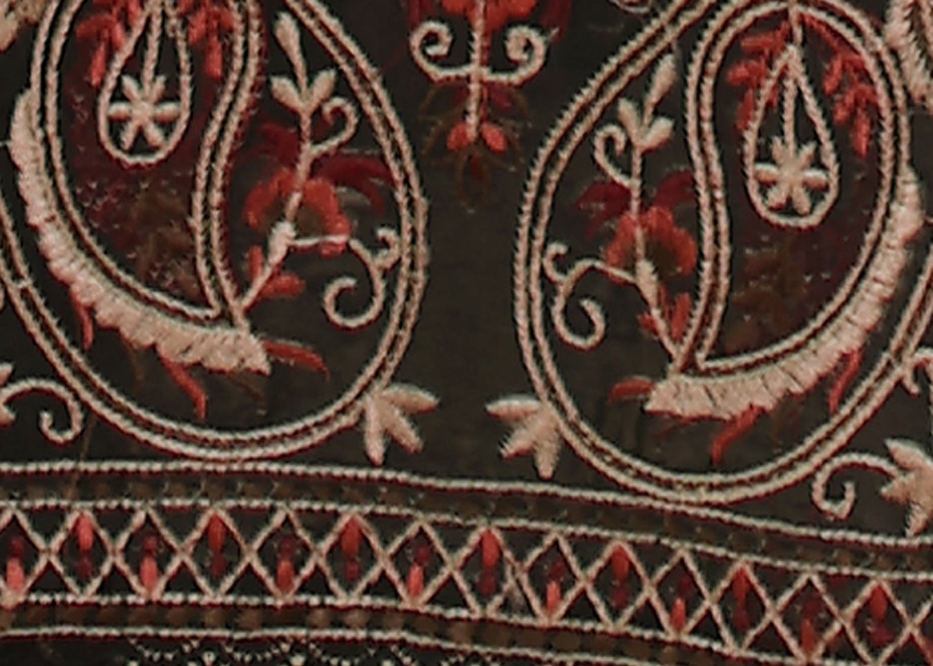 Noor by saadia asad winter embroidered printskhas 26 d9 b - classic camel pinstripes– detail view 6 Noor by Saadia Asad Winter Embroidered Printskhas 26 D9 B - Classic Camel Pinstripes– detail view 6
