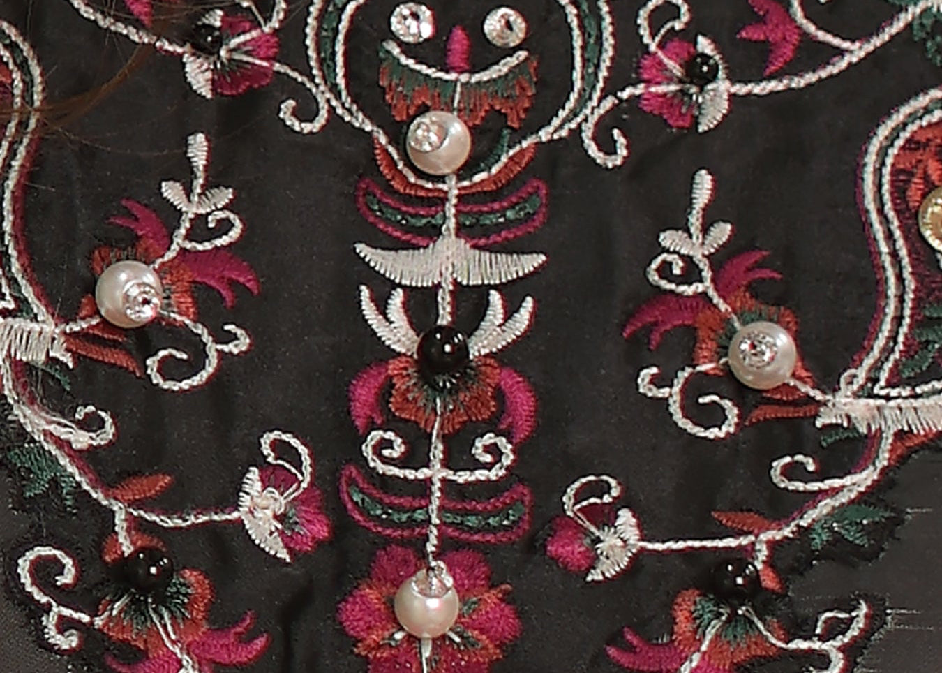 Noor by saadia asad winter embroidered printskhas 26 d9 a - classic black pinstripes– detail view 4 Noor by Saadia Asad Winter Embroidered Printskhas 26 D9 A - classic Black Pinstripes– detail view 4