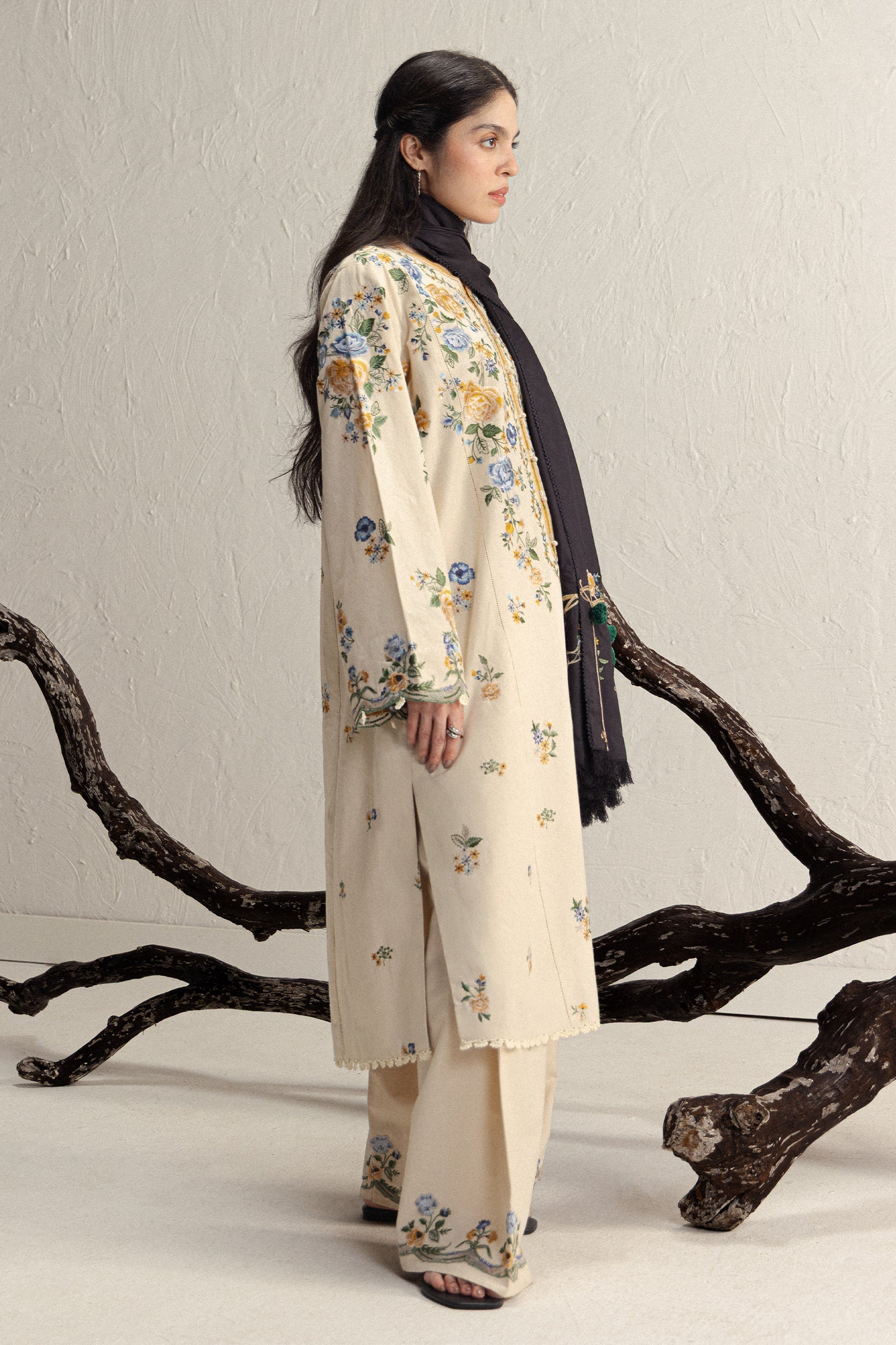 Coco by zara shahjahan winter unstitched 2026 asmani-9b– detail view 3 Coco by Zara Shahjahan Winter Unstitched 2026 ASMANI-9B– detail view 3