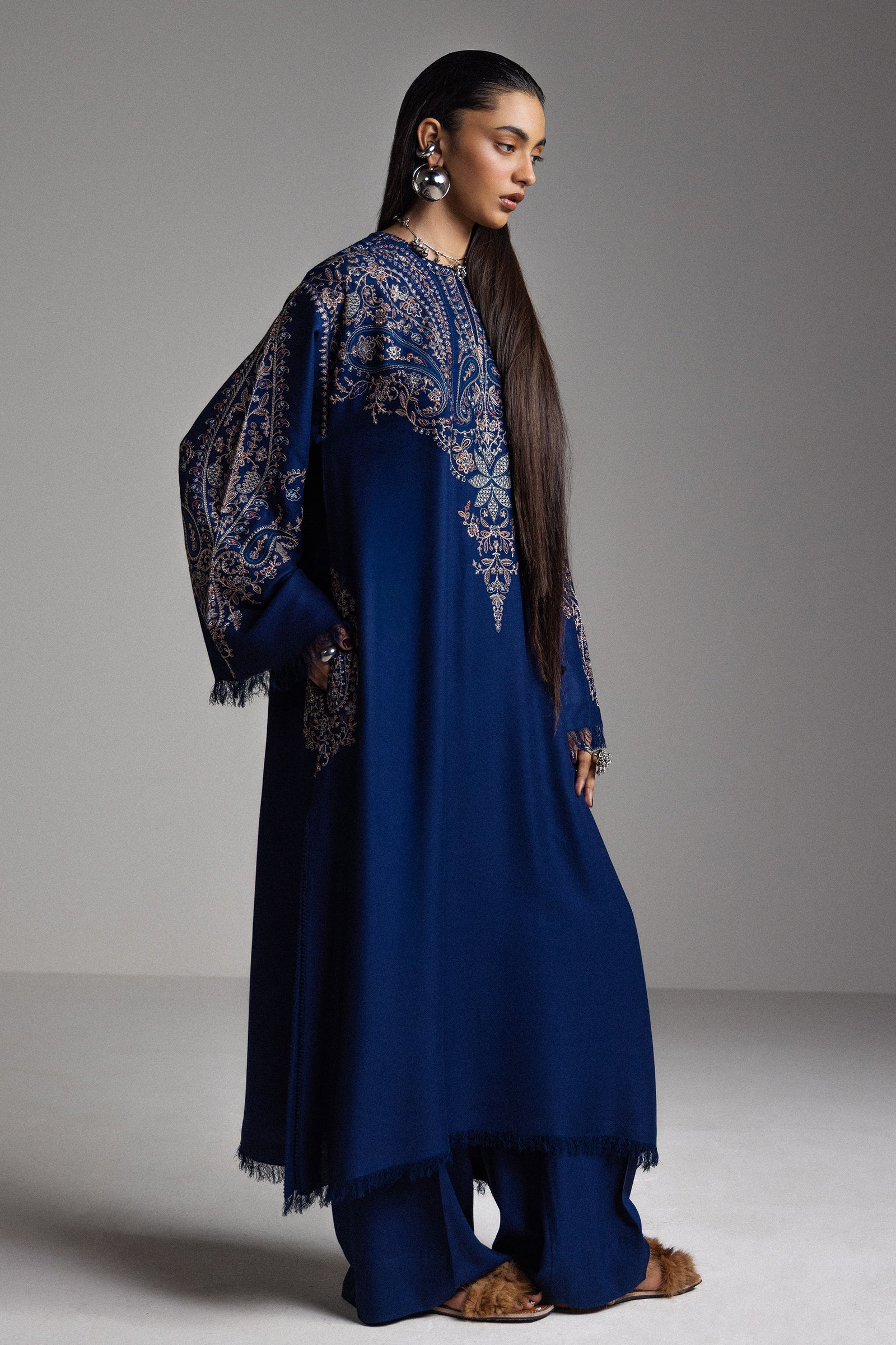 Zara shahjahan saraab winter unstitched samarkand-d6– detail view 3 Zara Shahjahan Saraab Winter Unstitched SAMARKAND-D6– detail view 3